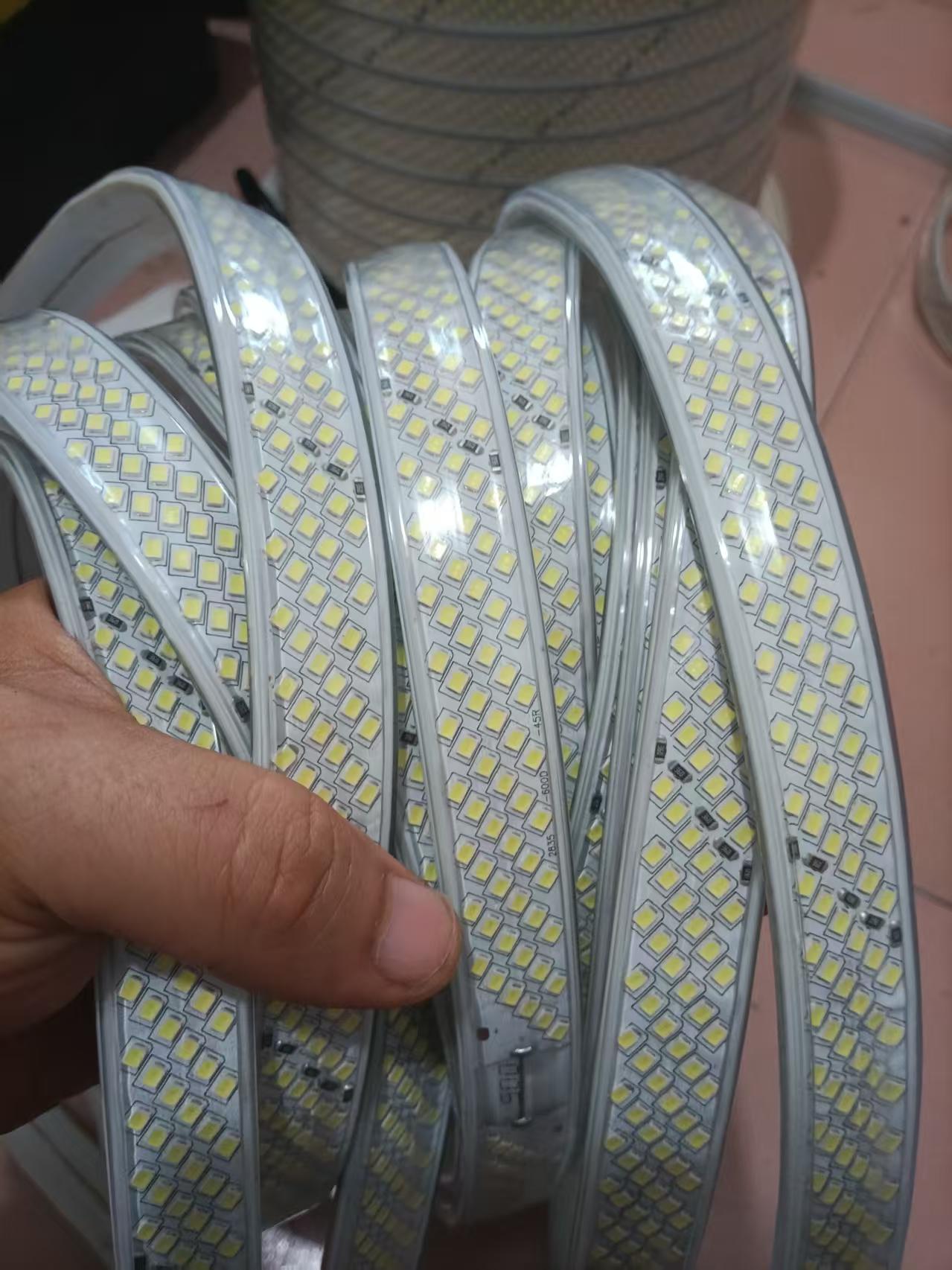 批发照明加宽超亮六排防水600灯珠进口光源工程厂房led防水户外灯带灯条100米