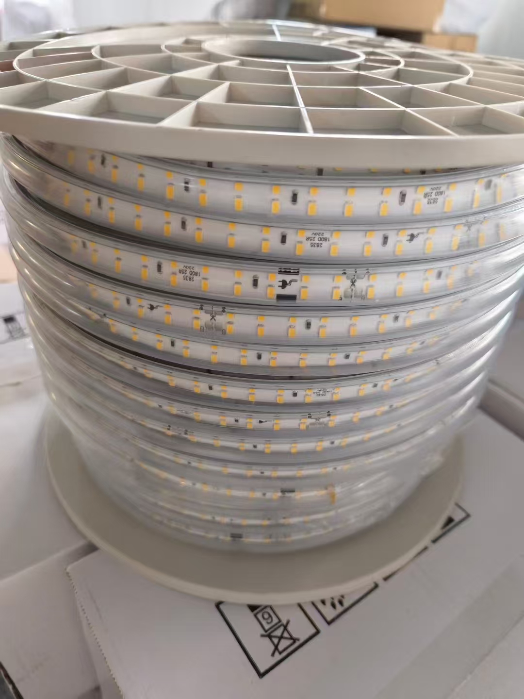 批发220v超亮弧面透镜120珠20厘米裁剪灯带防水防晒户外工程专用100米